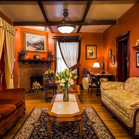Downtown Historic Bed & Breakfast
